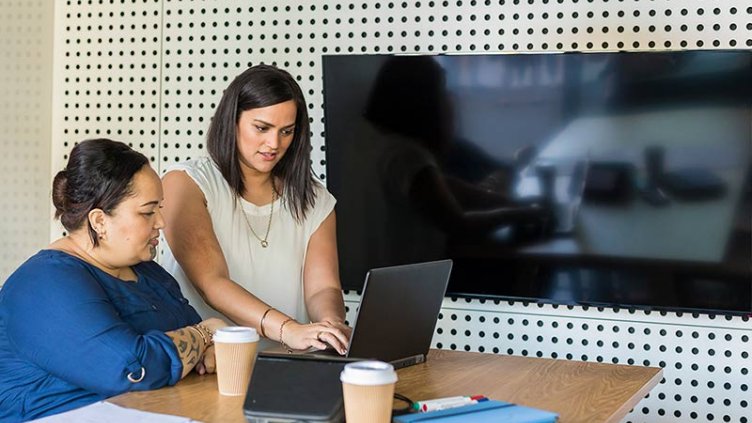 Employees discussing about work