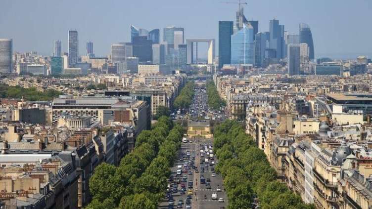 View of Grande Arche de la Defense